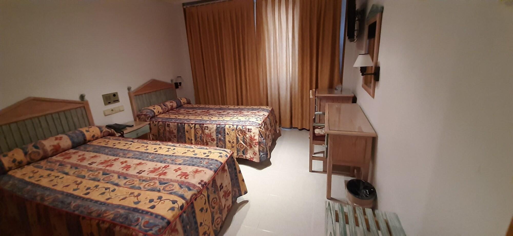 Hotel Azahar 3*